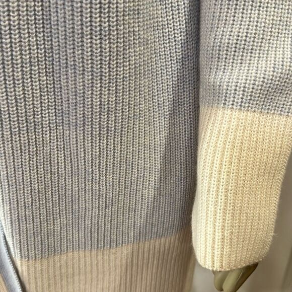 PURE COLLECTION SWING CARDIGAN. LIGHT BLUE/CREAM. WOOL AND CASHMERE - Picture 3 of 9